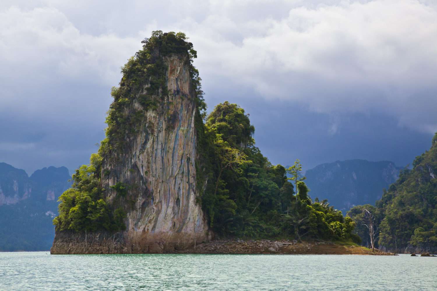 Limestone cliffs on Cheow Lan lake