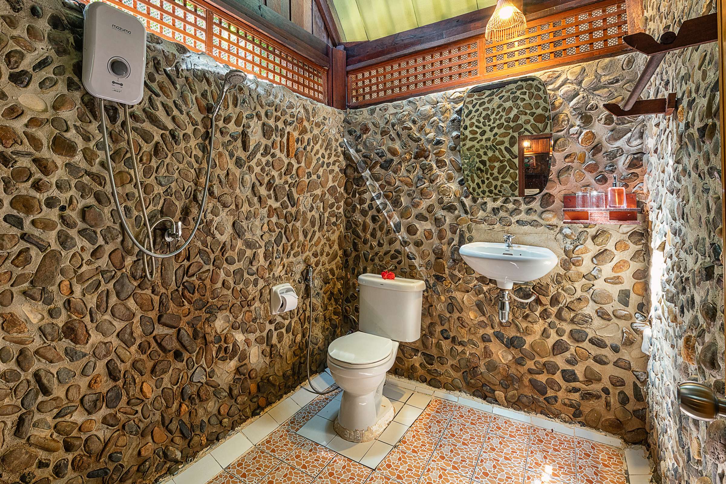 Deluxe Cottage bathroom