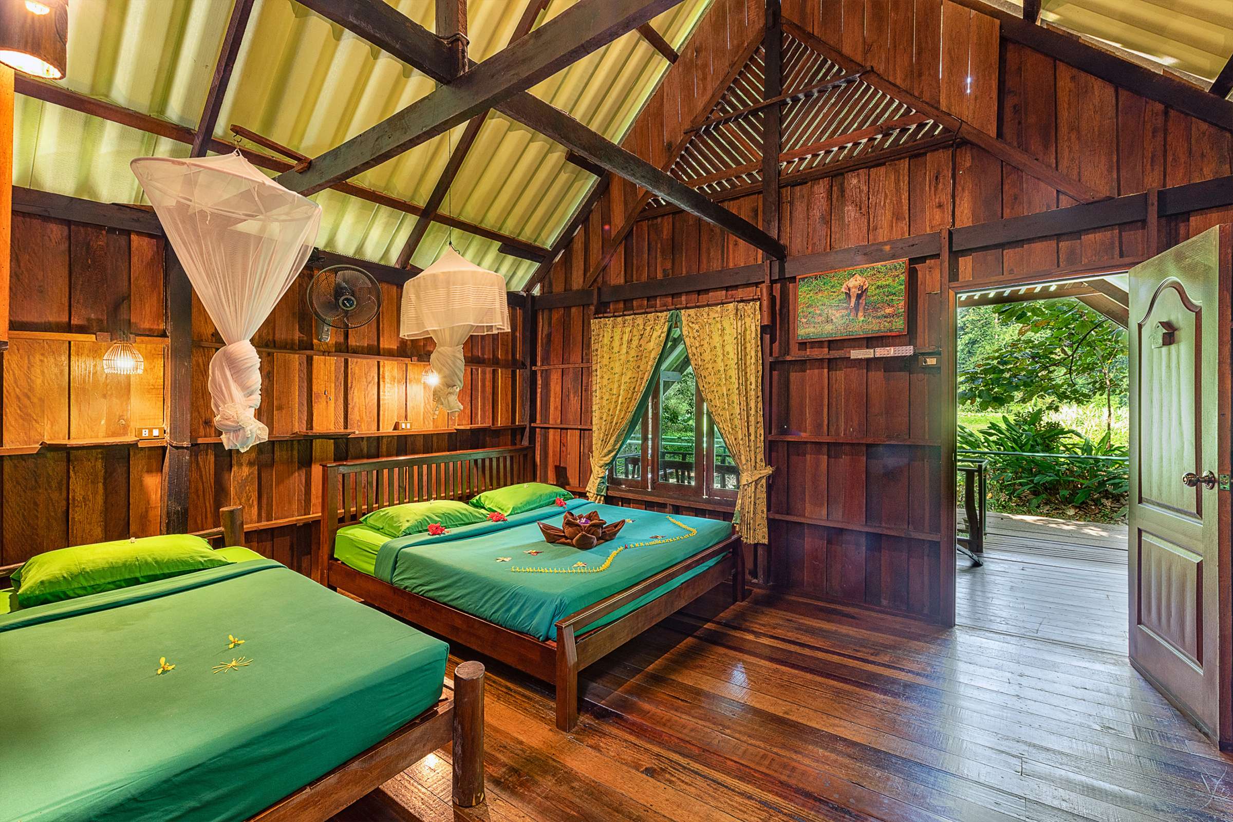 Khao Sok family cottage interior