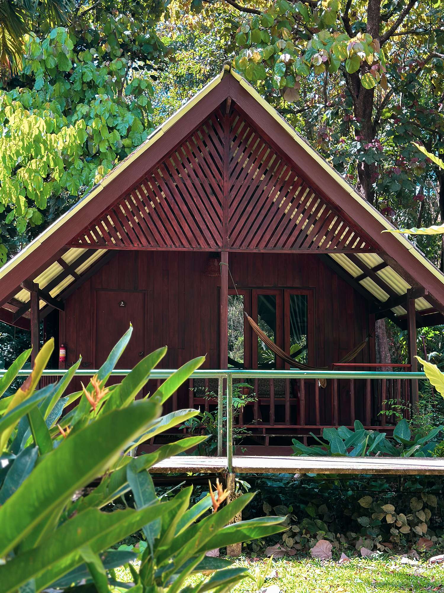 Natural air flow cottage construction