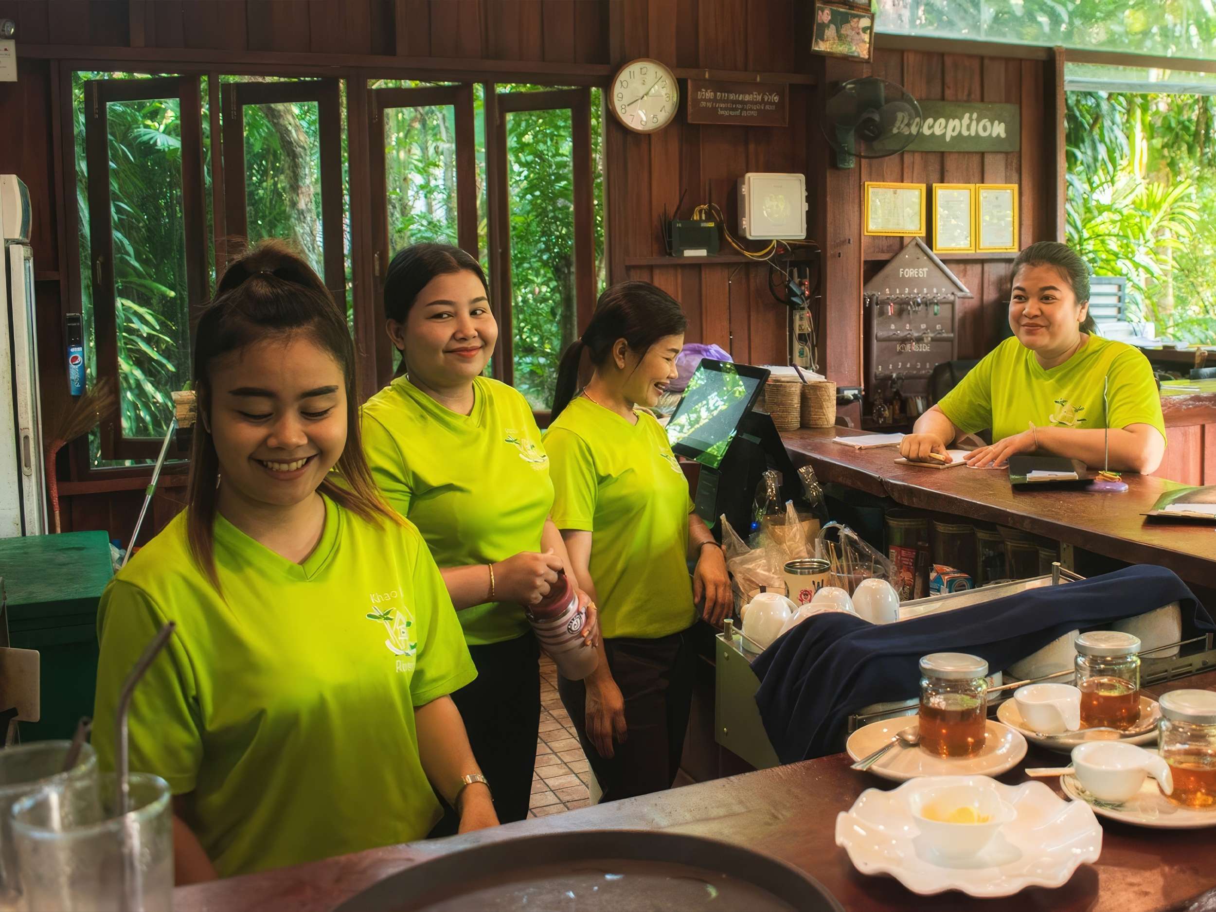 Khao Sok restaurant staff hard at work